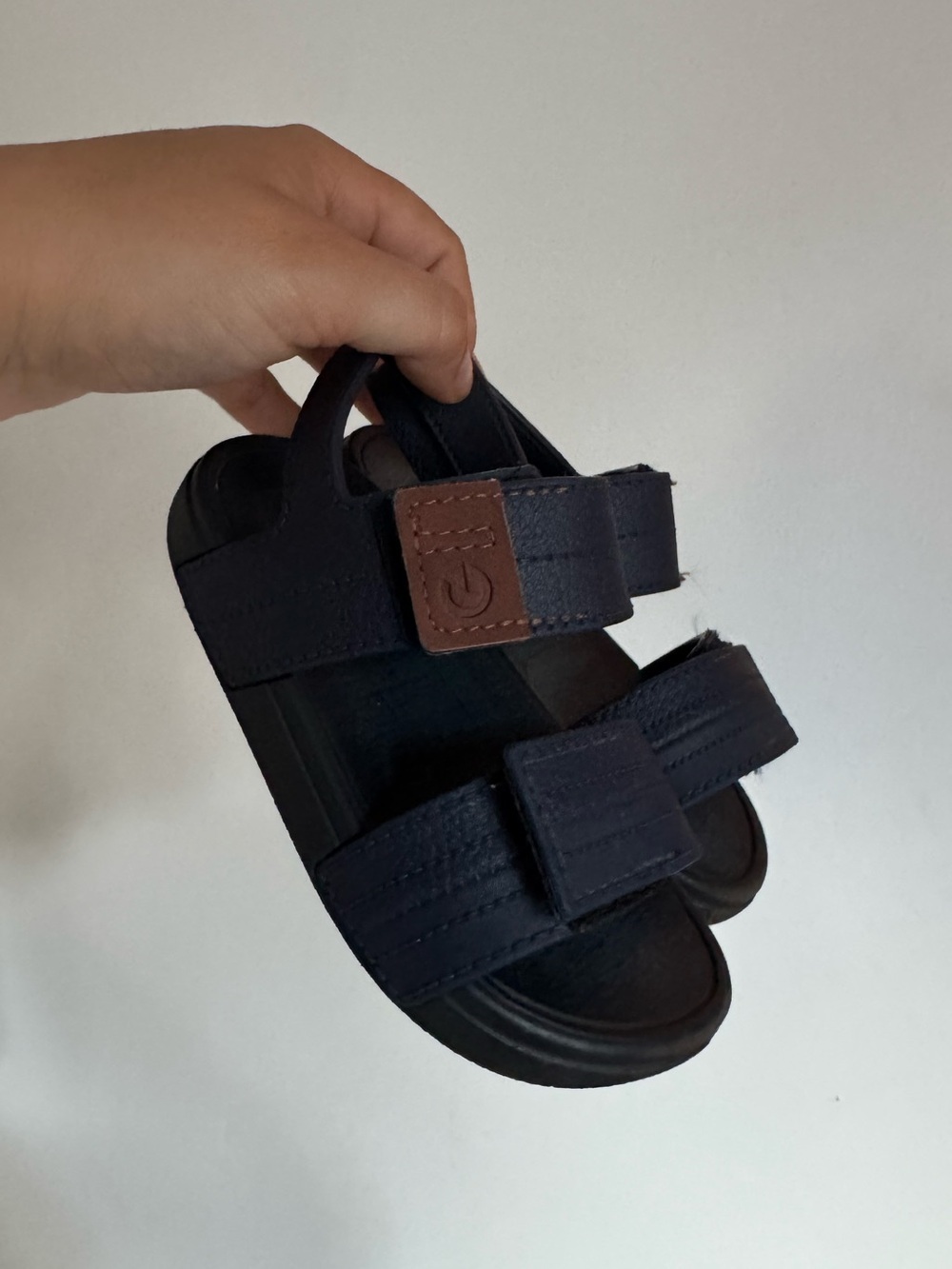 Cartago Scandi Sandals 8 Black Velcro Summer Beach Water Shoes Resortwear Y2K